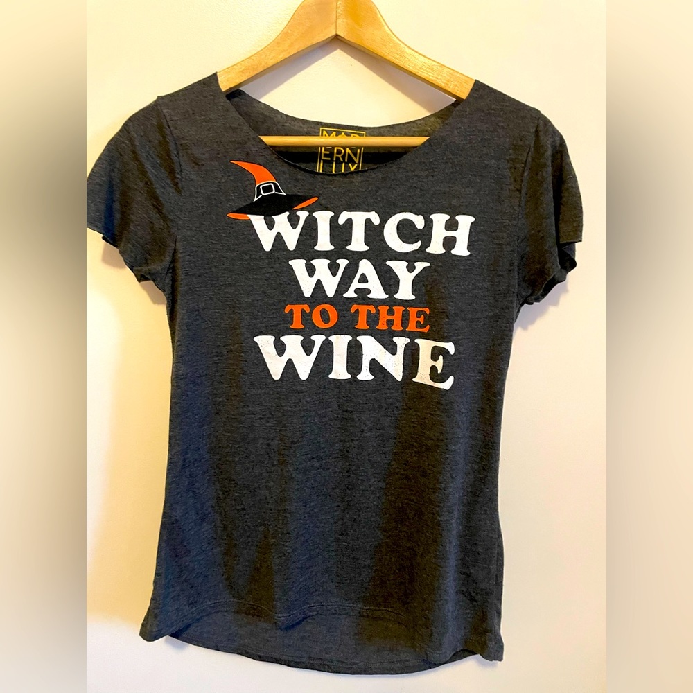 Halloween tee 🎃👻 size XS